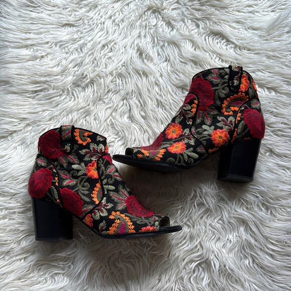 Crown Vintage Frankie Embroidered Floral Peep Toe Ankle Boots - Picture 1 of 8